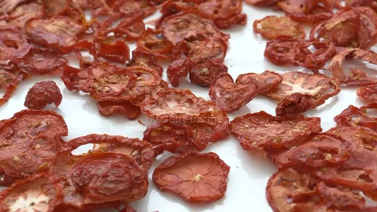 Segment Semi Dried Tomatoes